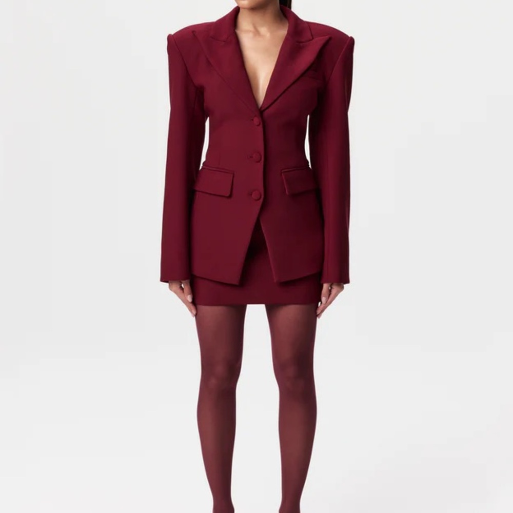Elegant Burgundy Women's Blazer